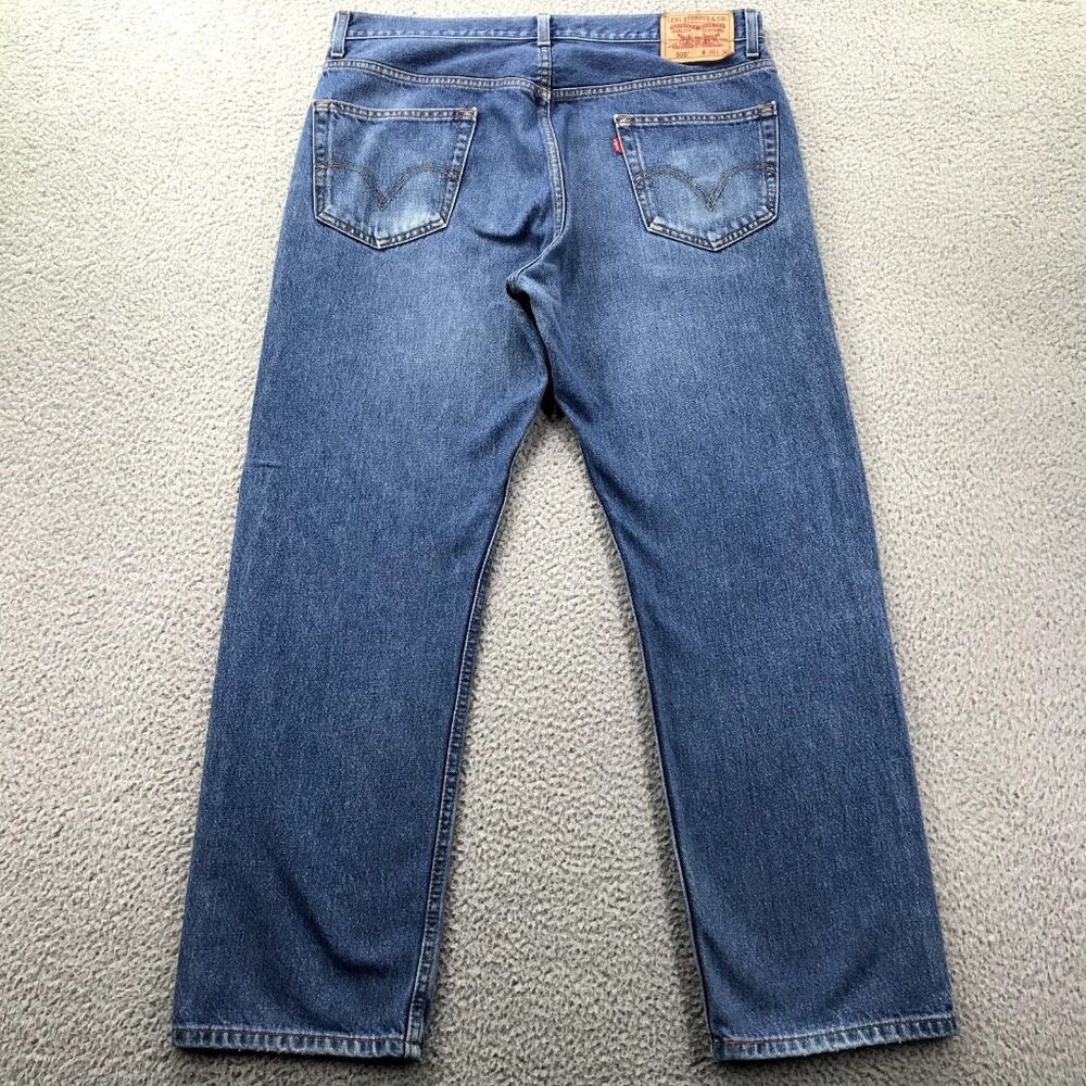 LEVIS Mens Size 36x30 505 Regular Fit Straight Leg Medium Wash Denim Jeans